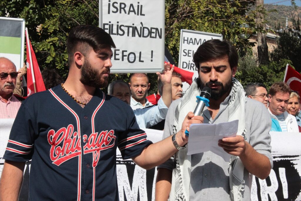 Bayındır'da İsrail'in Filistin'e yönelik saldırıları protesto edildi
