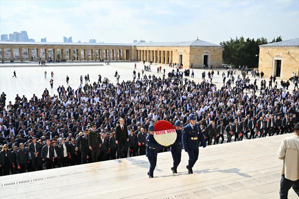 Betek Boya 1350 çalışanı ile Anıtkabir'i ziyaret etti
