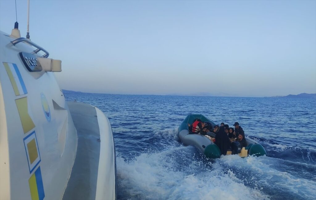 Bodrum açıklarında 32 düzensiz göçmen yakalandı
