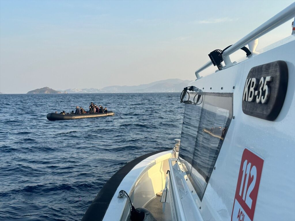 Bodrum açıklarında 35 düzensiz göçmen kurtarıldı