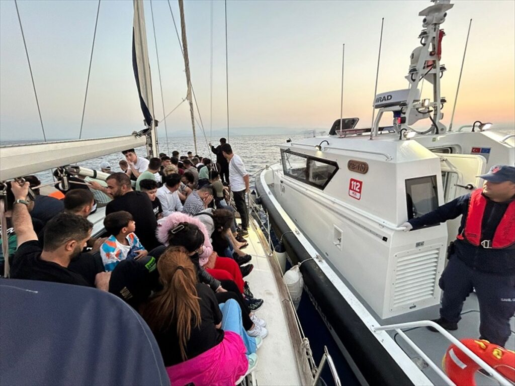 Bodrum’da 78 düzensiz göçmen ve 2 göçmen kaçakçısı yakalandı
