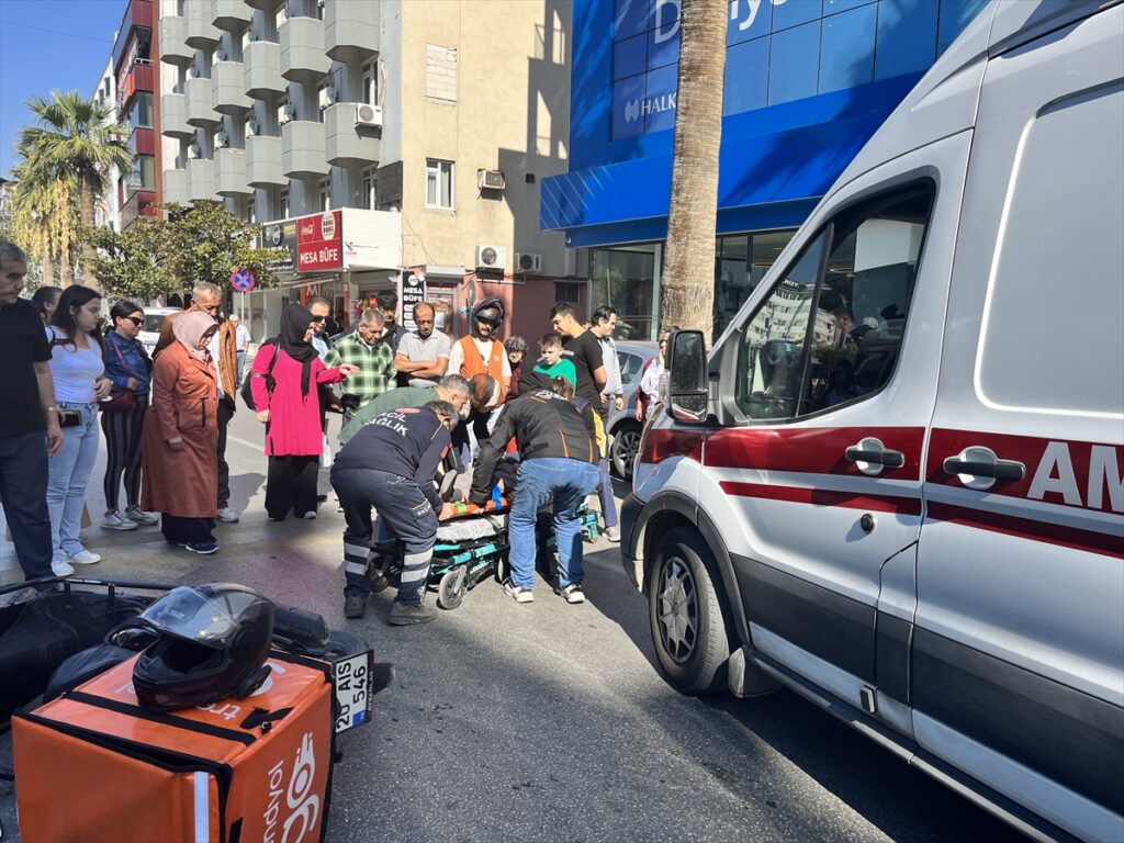 Denizli'de motosikletin çarptığı yaya yaralandı