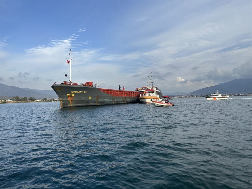 Fethiye Körfezi'nde kuru yük gemisindeki patlamada 4 kişi yaralandı
