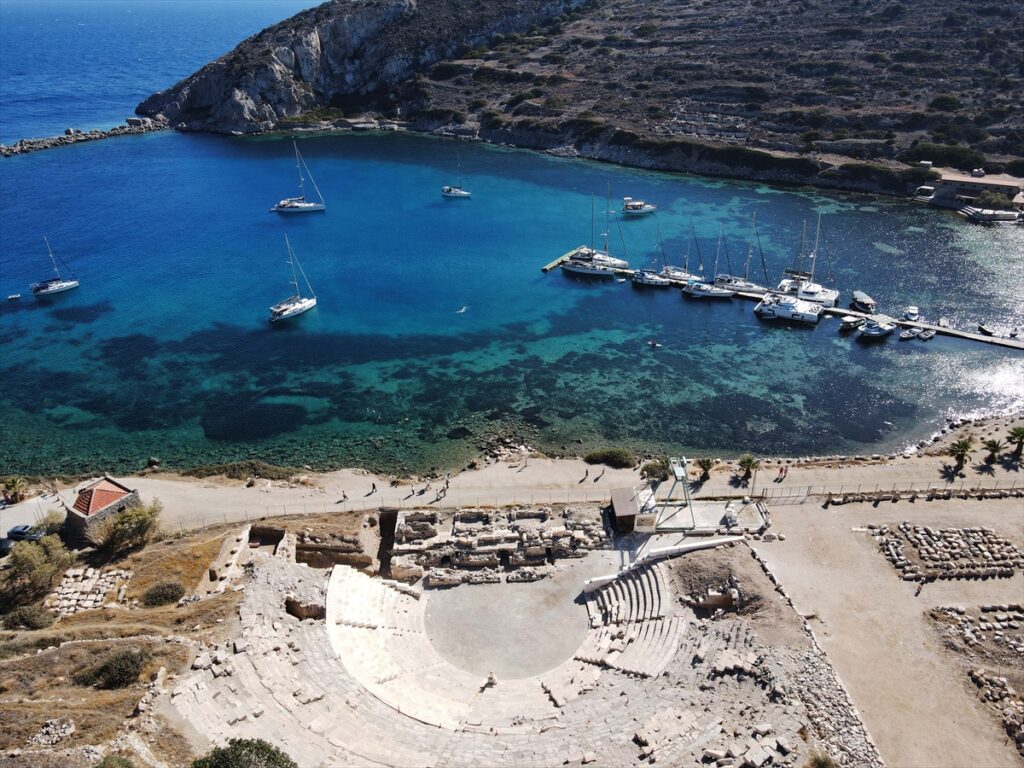 Knidos'un tarihi yapıları kazı ve restorasyonla ayağa kaldırılıyor