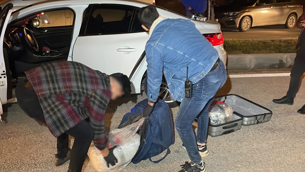 Kütahya'da 17 kilo uyuşturucu ele geçirildi