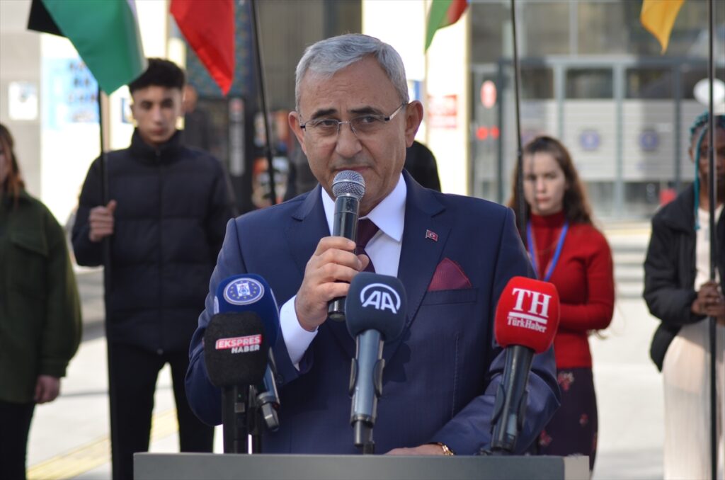Kütahya'da uluslararası katılımlı “Yaratıcı Kültürel Endüstriler Zirvesi” başladı