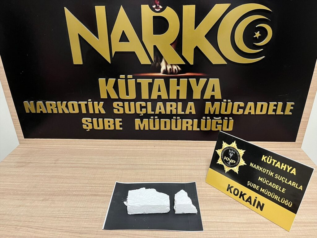 Kütahya'da valizinde uyuşturucu ele geçirilen otobüs yolcusu gözaltına alındı