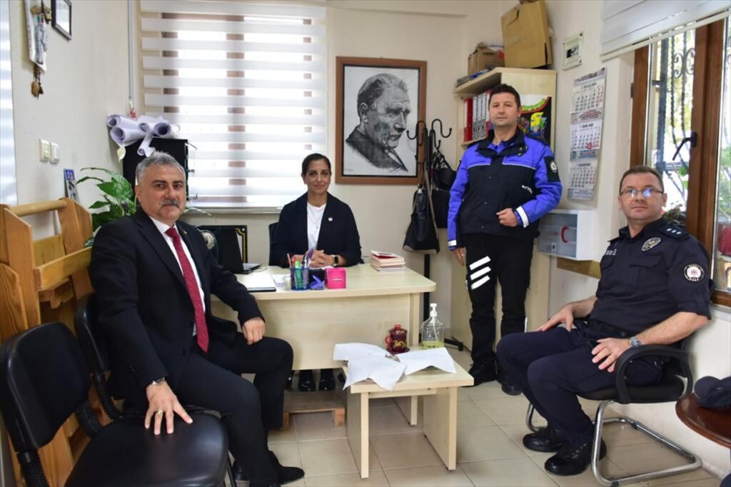 Manisa İl Emniyet Müdürü Aktaş'tan muhtarlara ve esnafa ziyaret