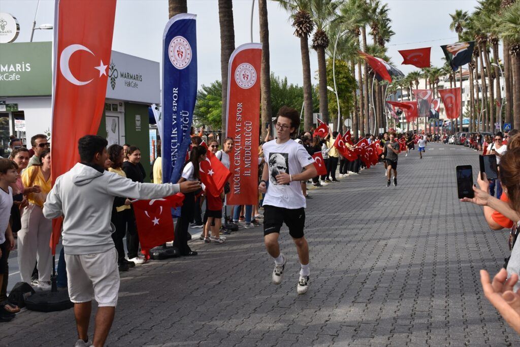 Marmaris'te Cumhuriyet koşusu düzenlendi