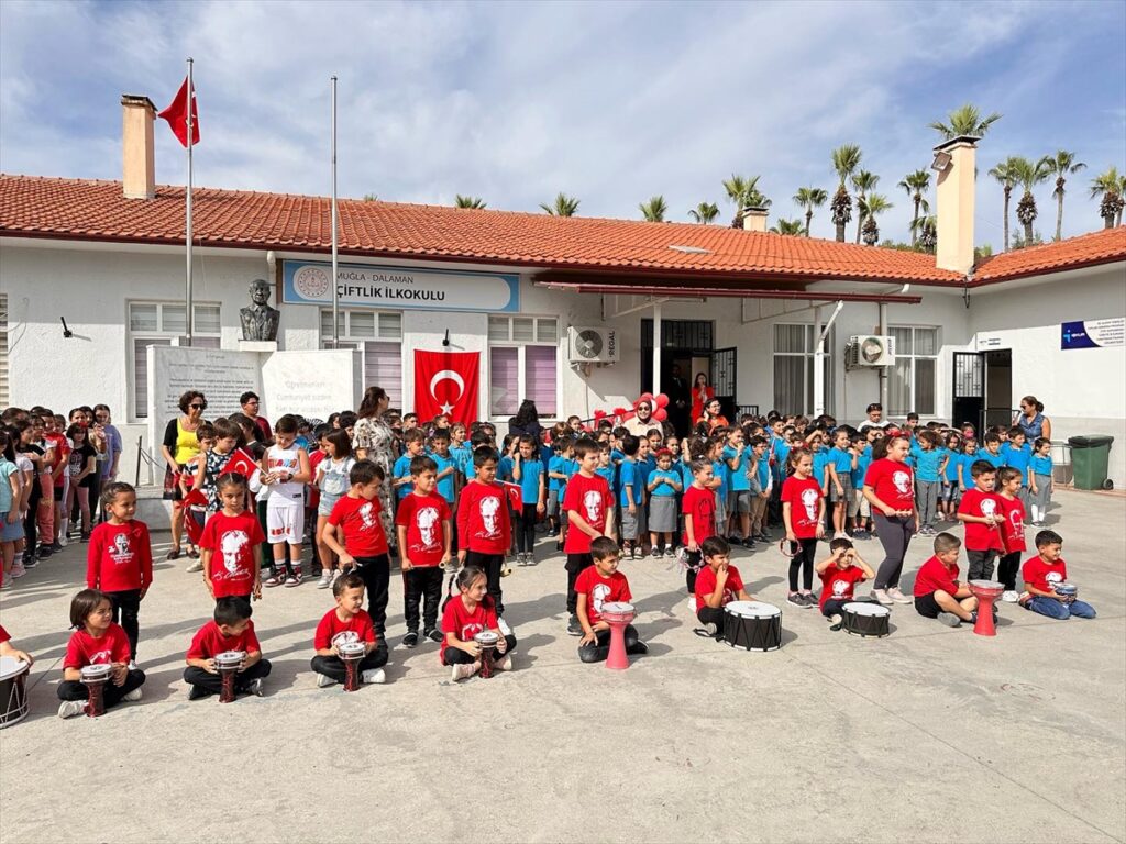 Muğla'da Atatürk'ün sevdiği yemekler öğrencilere servis edildi