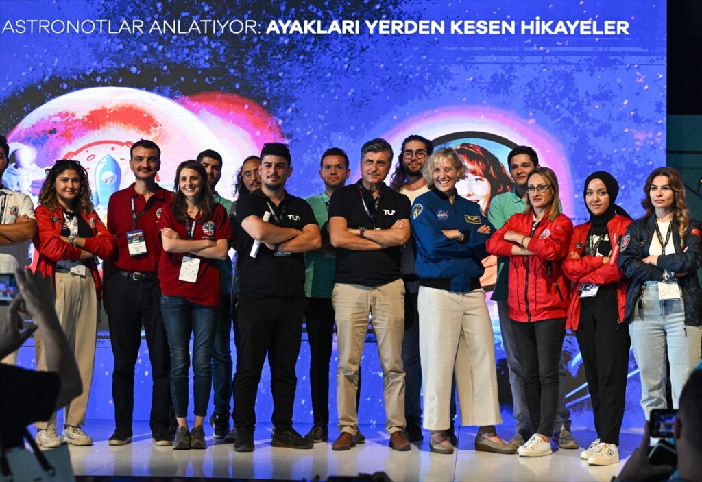 TEKNOFEST İzmir'e katılan ABD'li astronot, gençlerin uzaya ilgisinden etkilendi