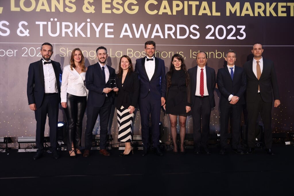 Ak Yatırım “Yılın Tahvil İşlemi” ödülünü aldı