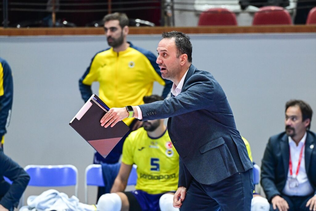 Voleybol: AXA Sigorta Efeler Ligi