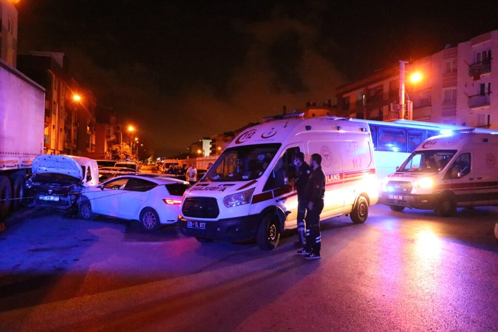 İzmir'de çalmaya çalıştığı motosikletlerin sahiplerinden birinin silahla vurduğu kişi öldü