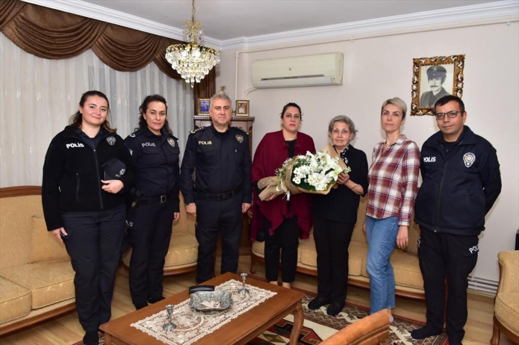 Manisa İl Emniyet Müdürü Aktaş'tan şehit ailesine ziyaret