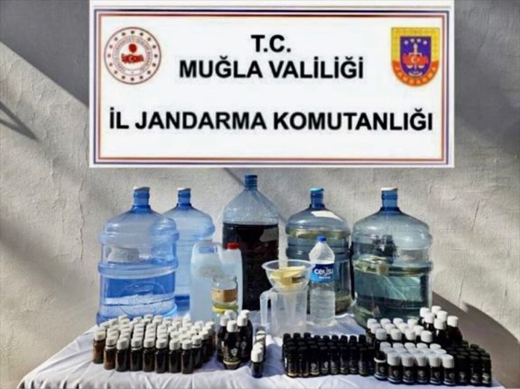 Muğla'da 105 litre sahte alkol ele geçirildi