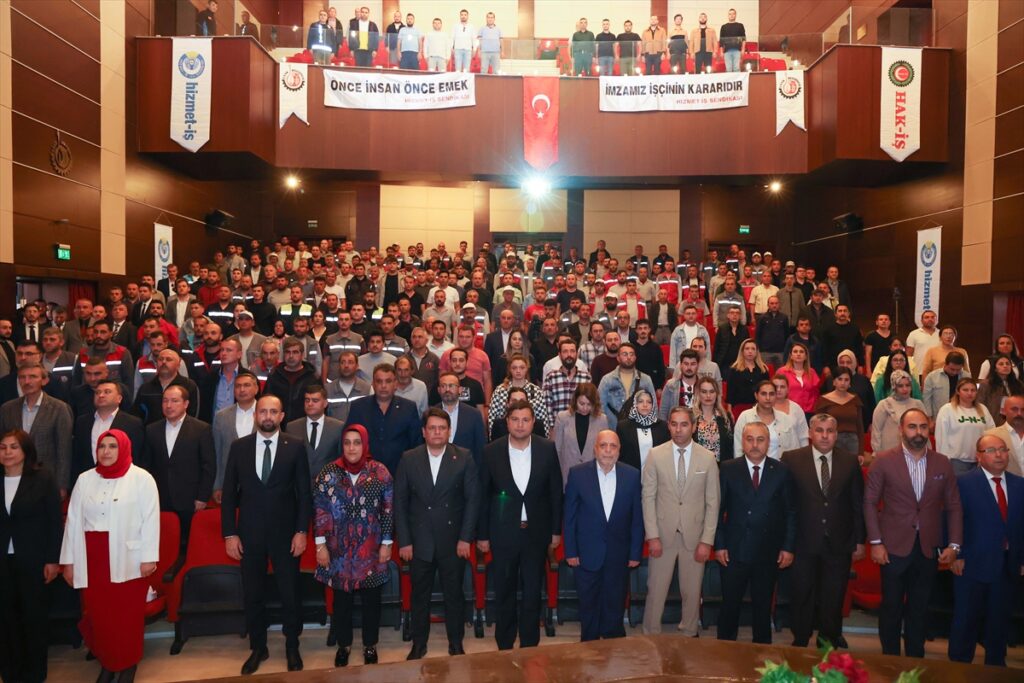 Uşak Belediyesinde toplu iş sözleşmesi imzaladı