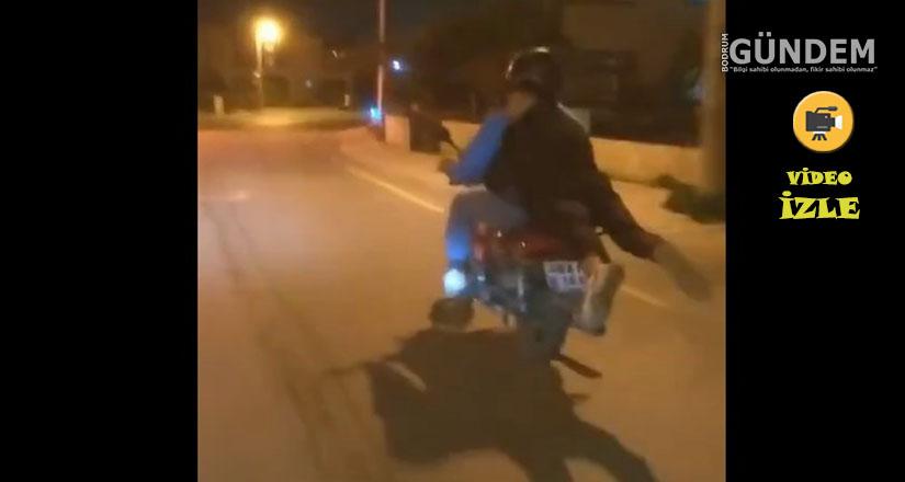 Bodrum sokaklarında genç motorculardan tehlikeli hareketler