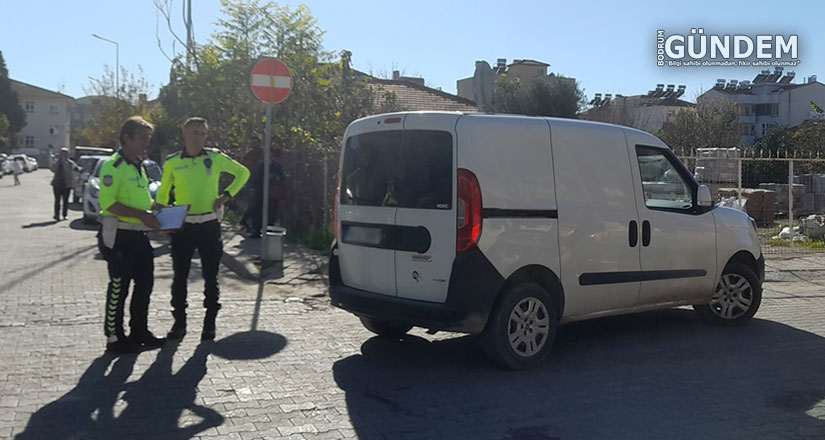 Hafif ticari aracın çarptığı çocuk öldü