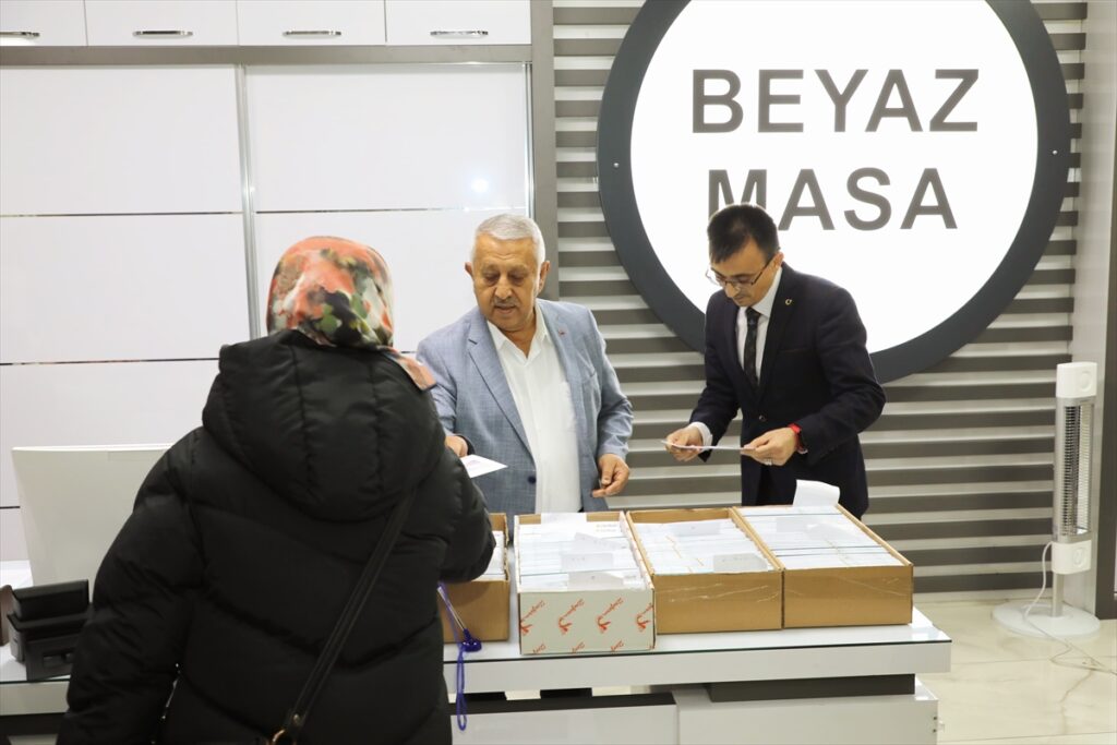 Afyonkarahisar Belediyesi 3 bin 690 öğrenciye burs veriyor