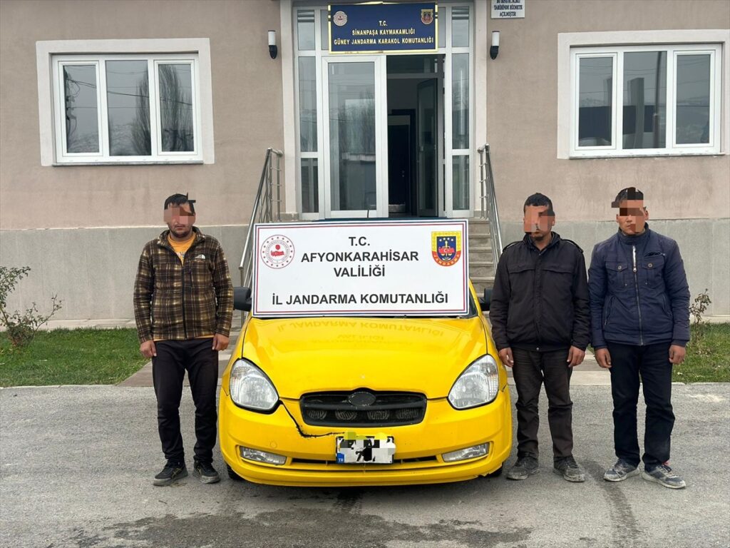 Afyonkarahisar'da göçmen kaçakçılığı yaptığı öne sürülen kişi tutuklandı