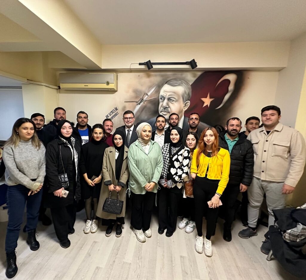 AK Parti'li Saygılı'dan Tunç Soyer'e yatırım eleştirisi
