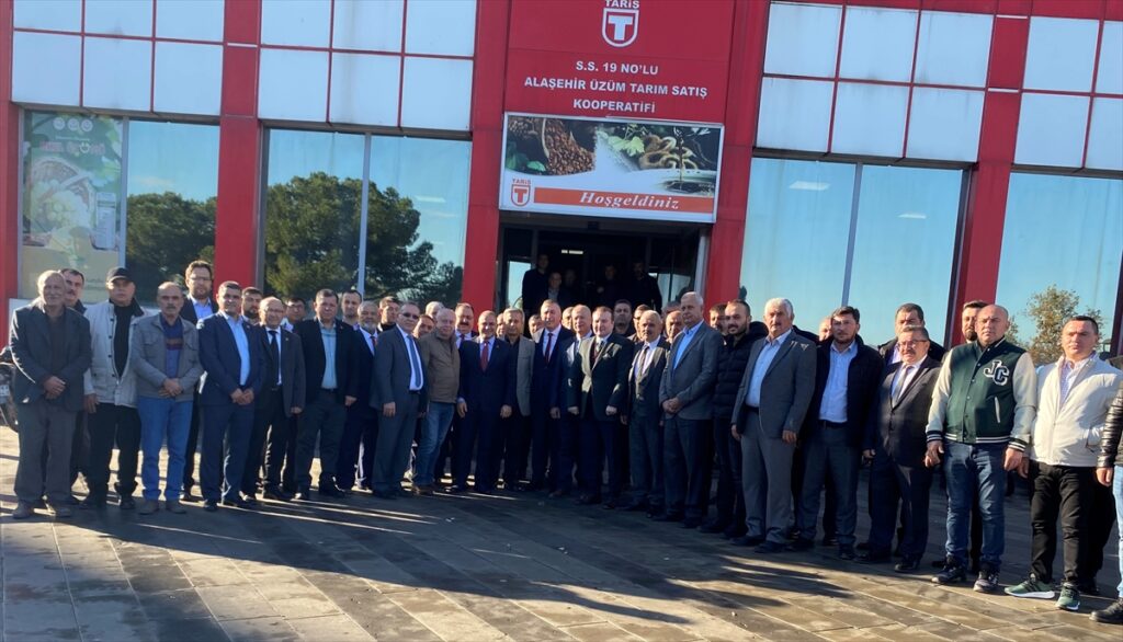 Alaşehir Üzüm Tarım Satış Kooperatifinin yeni başkanı Ferhat Şen, göreve başladı