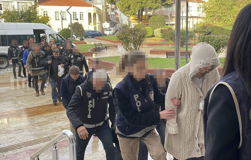 GÜNCELLEME – Aydın merkezli sahte rapor operasyonunda 3 kişi tutuklandı