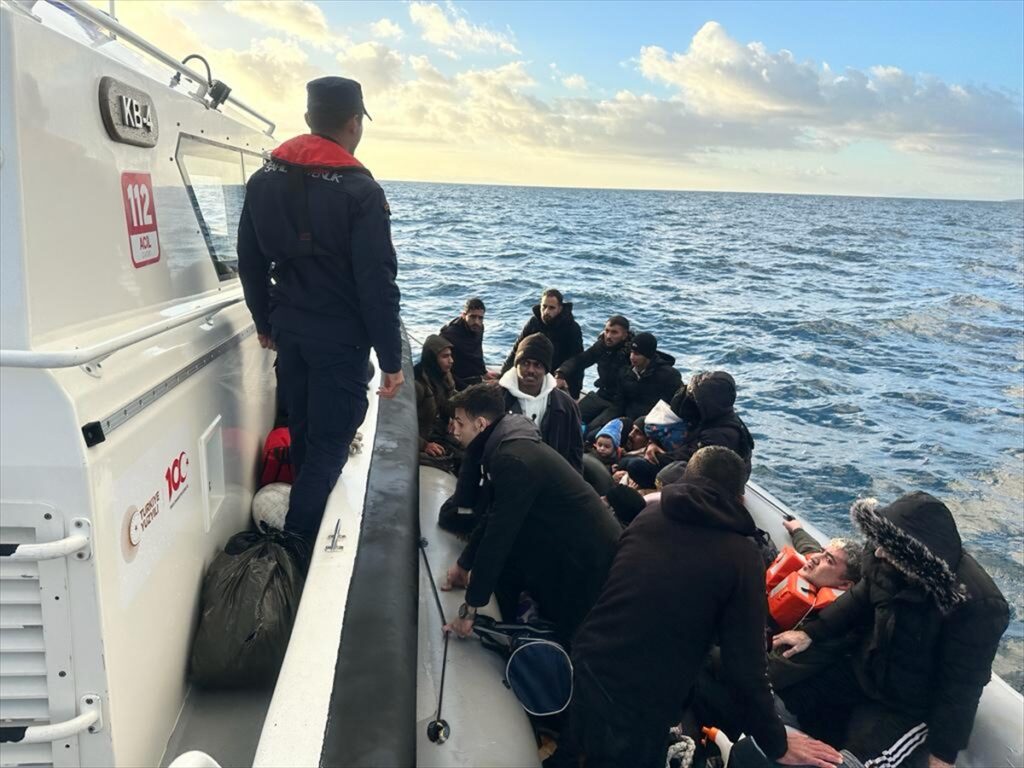 Bodrum açıklarında 72 düzensiz göçmen yakalandı, 22 göçmen kurtarıldı