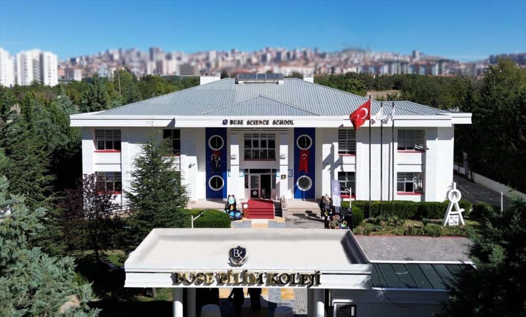 Buse Bilim Koleji “dünya okulu” olma yolunda ilerliyor
