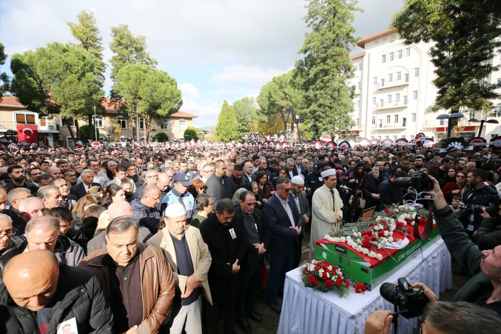 Çine Belediye Başkanı Dinçer'in cenazesi toprağa verildi