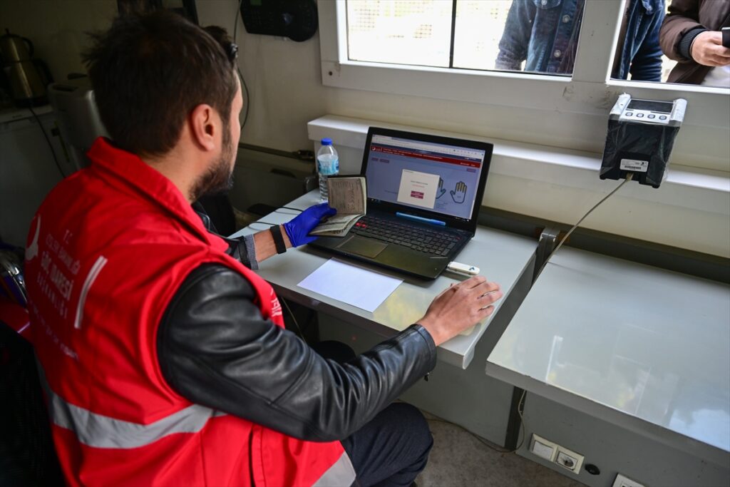 Düzensiz göçle mücadele için mobil kontrol noktalarının sayısı arttırıldı