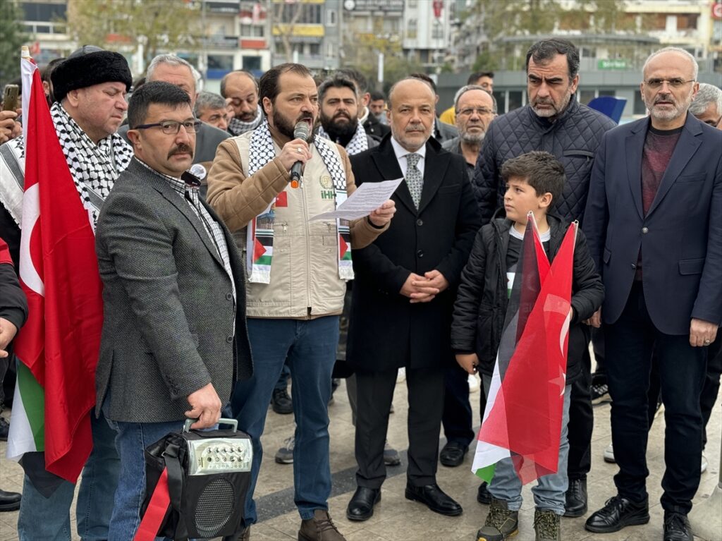 İzmir ve Aydın'da İsrail'in Gazze'ye yönelik saldırıları protesto edildi
