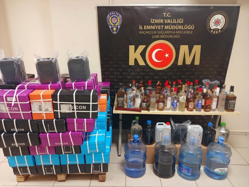 İzmir'de 3,7 ton etil alkol ele geçirildi