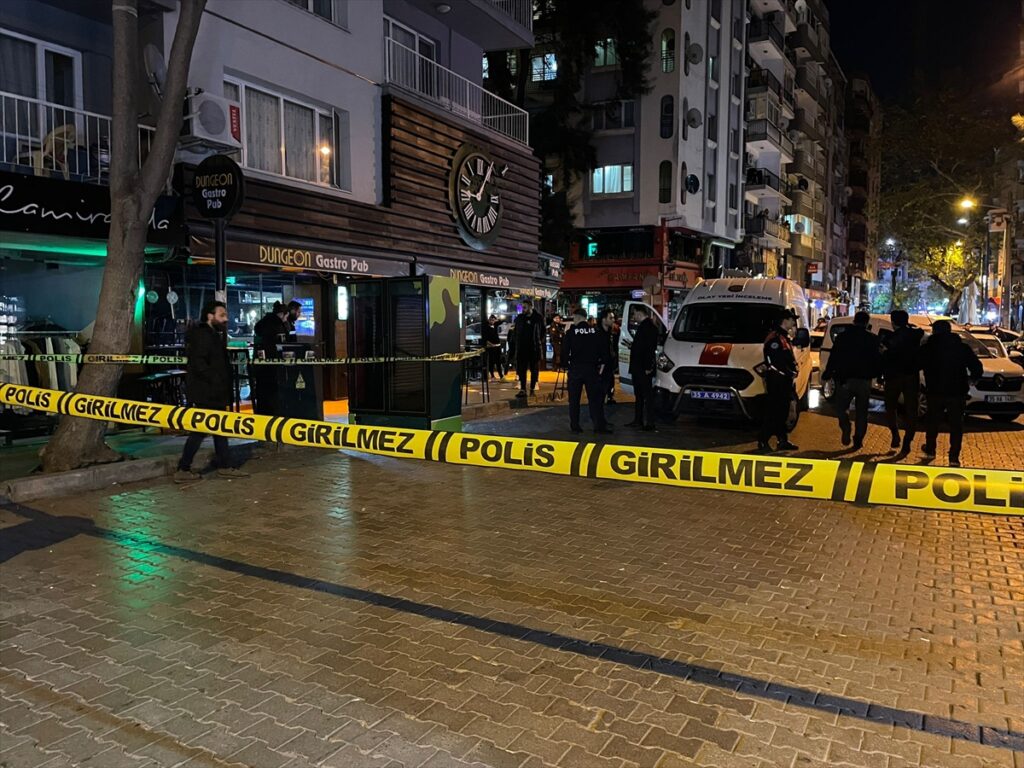 GÜNCELLEME – İzmir'de silahlı saldırıya uğrayan kişi yaralandı