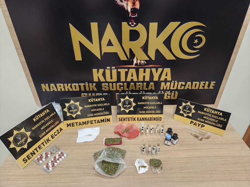 Kütahya'da yakalanan cezaevi firarisinin üzerinde uyuşturucu ele geçirildi