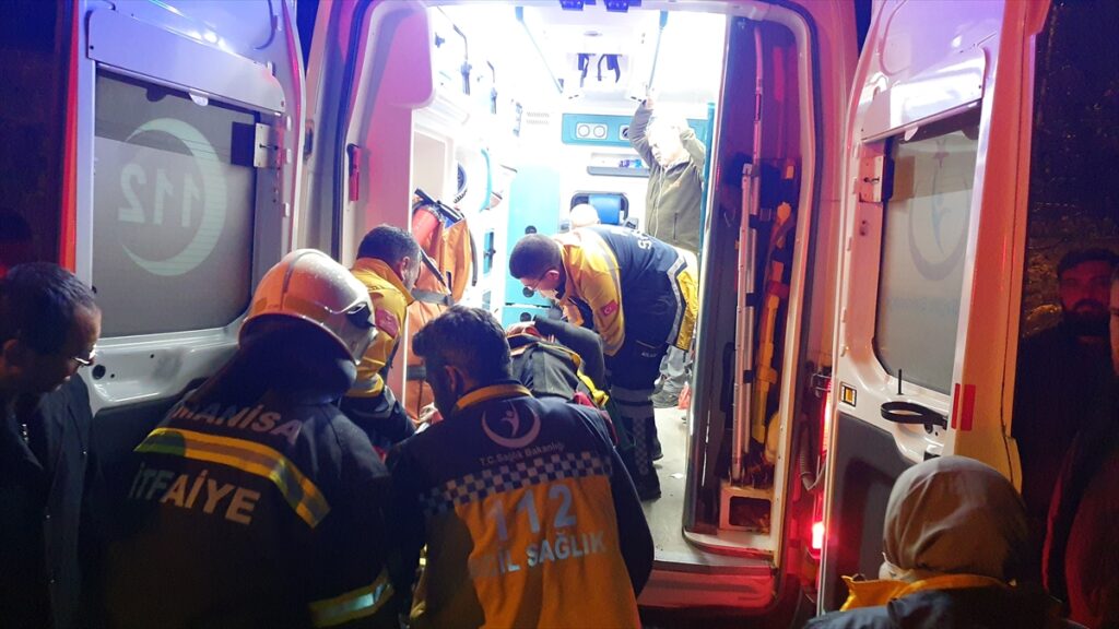Manisa’da trafik kazasında 6 kişi yaralandı