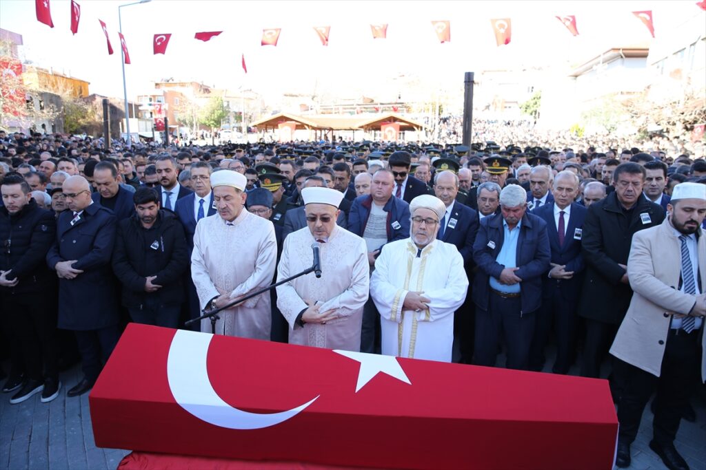 Şehit Piyade Uzman Çavuş Serinkan Denizli'de son yolculuğuna uğurlandı