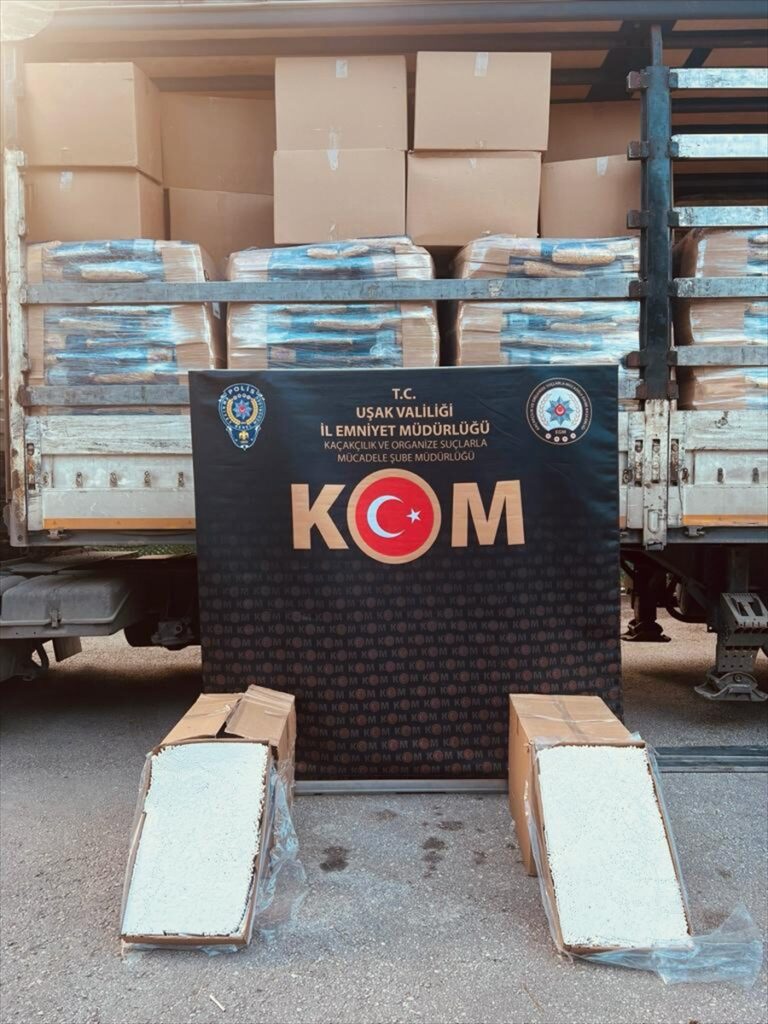 Uşak'ta 1 milyon 500 bin kaçak sigara ele geçirildi