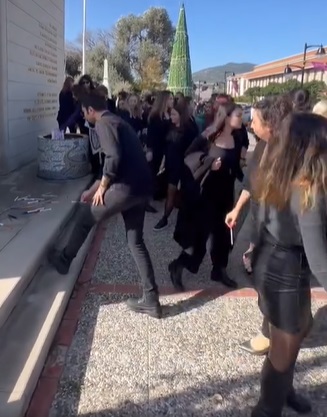 Kolej öğretmenleri kalem bıraktı
