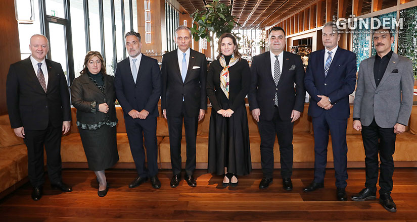 Yunanistan Turizm Bakanı Kefaloyanni TÜRSAB Heyeti ile Bir Araya Geldi
