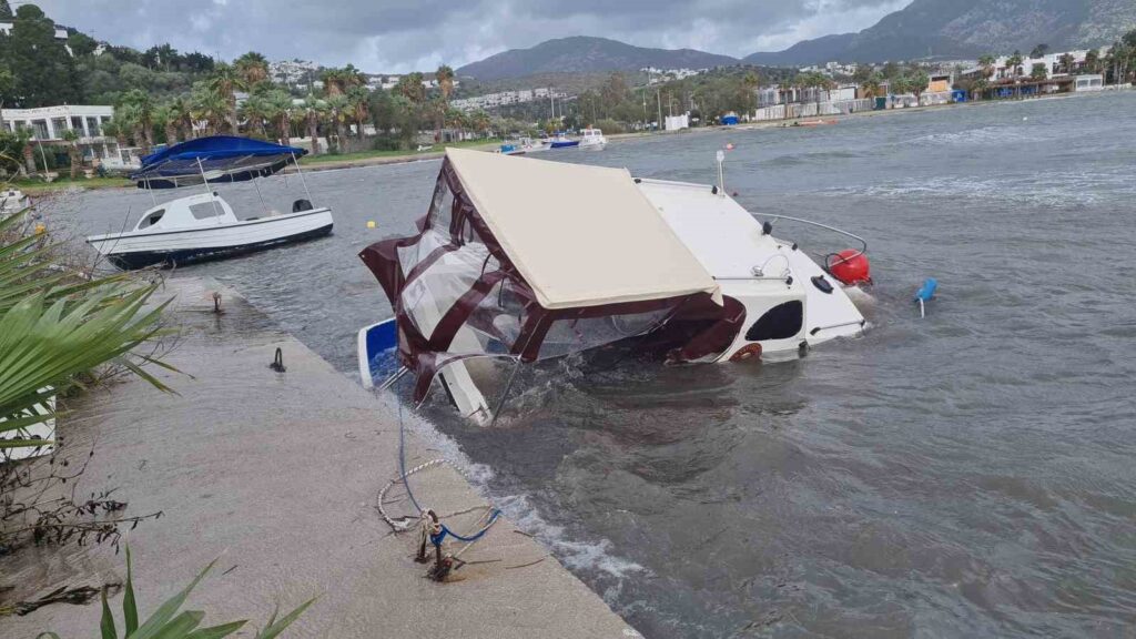 Bodrum’u fırtına vurdu