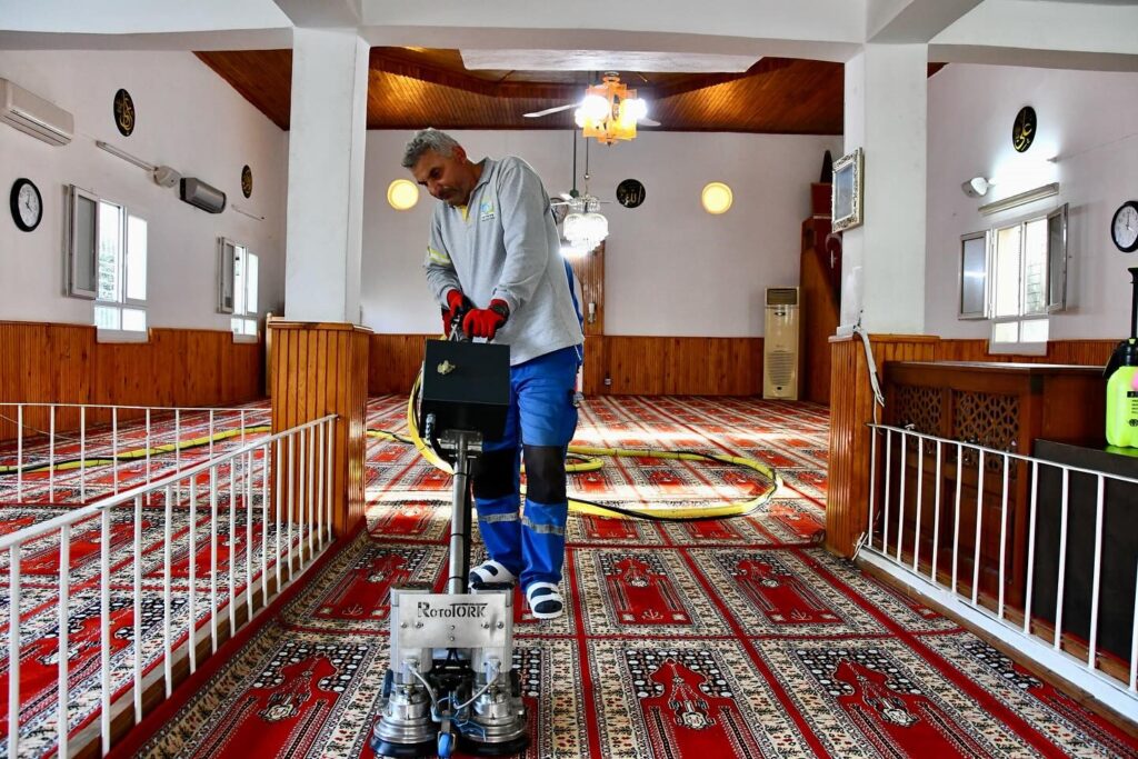 Fethiye’de ibadethaneler temizleniyor