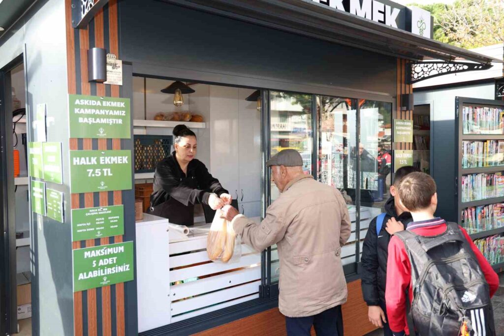 Mamrmaris’te Halk Büfe’den 5 ayda 215 bin ekmek satışı