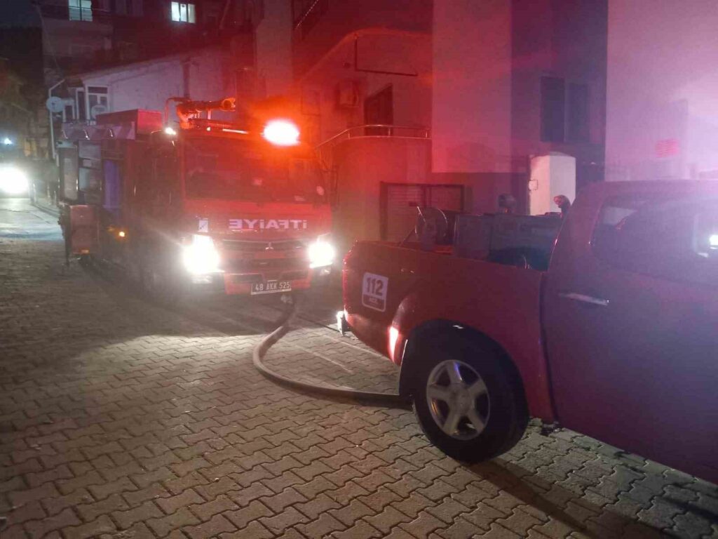 Menteşe’de çıkan yangın korkuttu