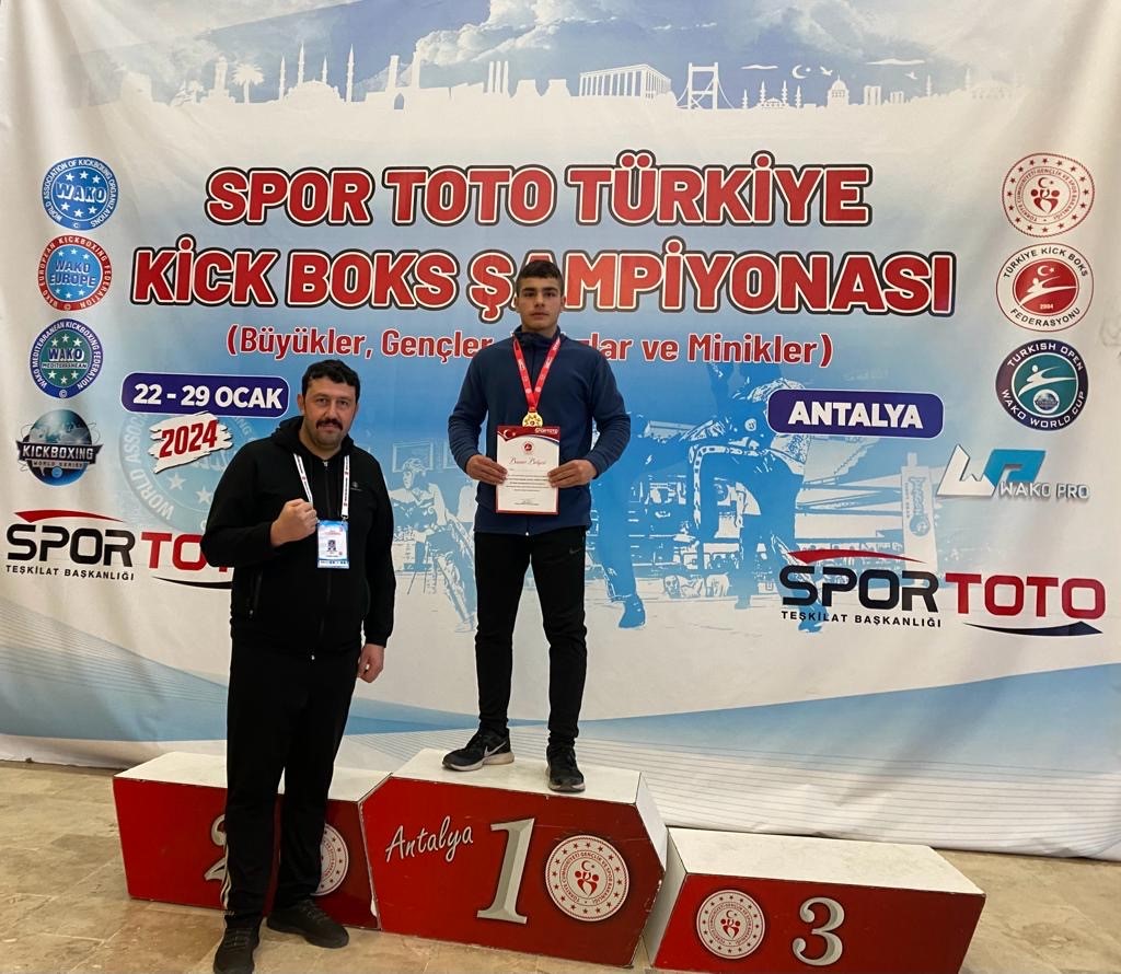 Milaslı sporcu Donka, Kickboks’ta Türkiye Şampiyonu oldu