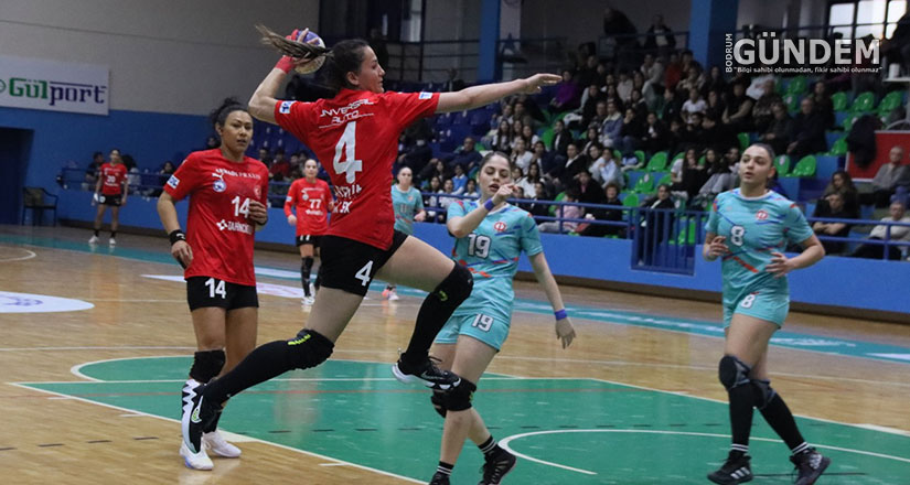 Denizin Kızları Ligde Fırtına Gibi