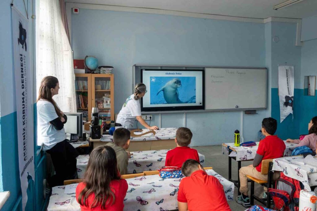 AKD’den öğrencilere ‘Akdeniz’i Koruyorum’ eğitimi