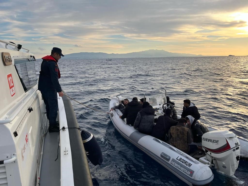 Bodrum’da 22 düzensiz göçmen kurtarıldı, 39’u yakalandı