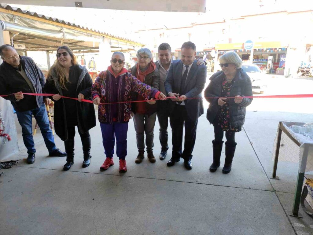 Gökova Mahallesinde 2’inci el pazarı açıldı